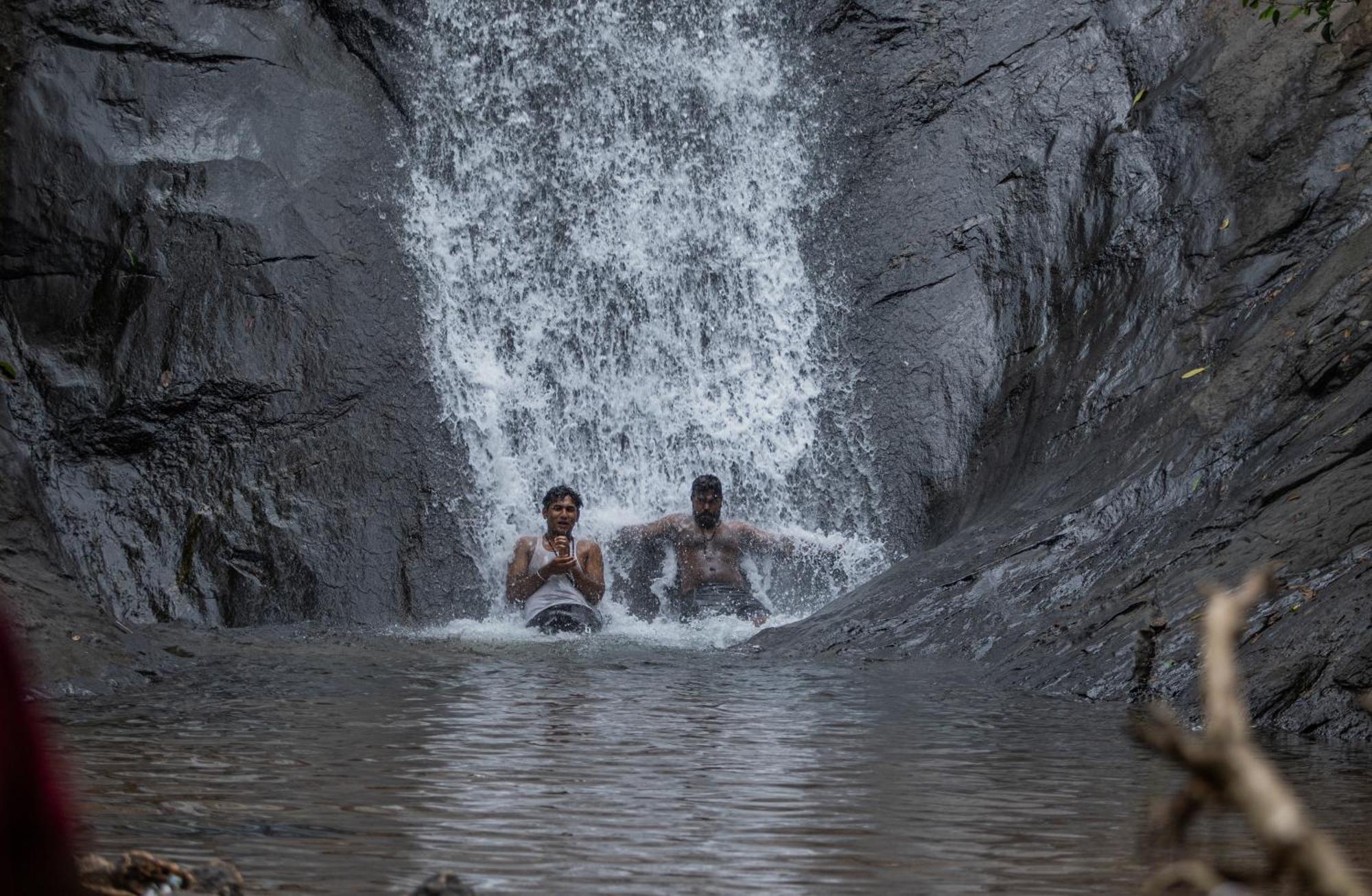Aruvikuzhy Waterfalls Villa Kozhancheri Eksteriør bilde